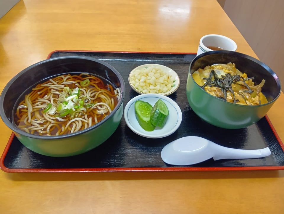 玉子丼ざるそばセット