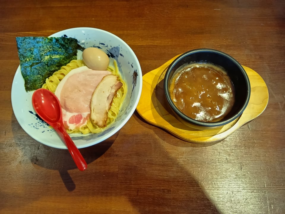 味玉付き濃厚豚骨魚介つ け麺