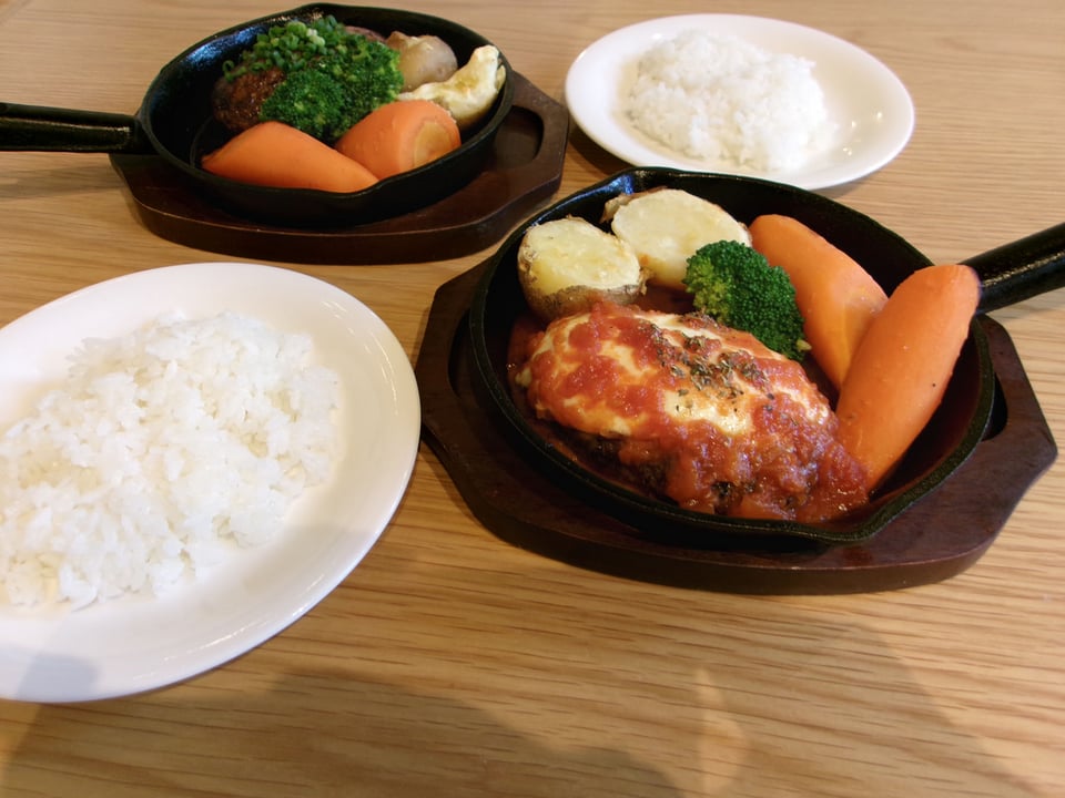 レストランエスペリオ、ハンバーグ