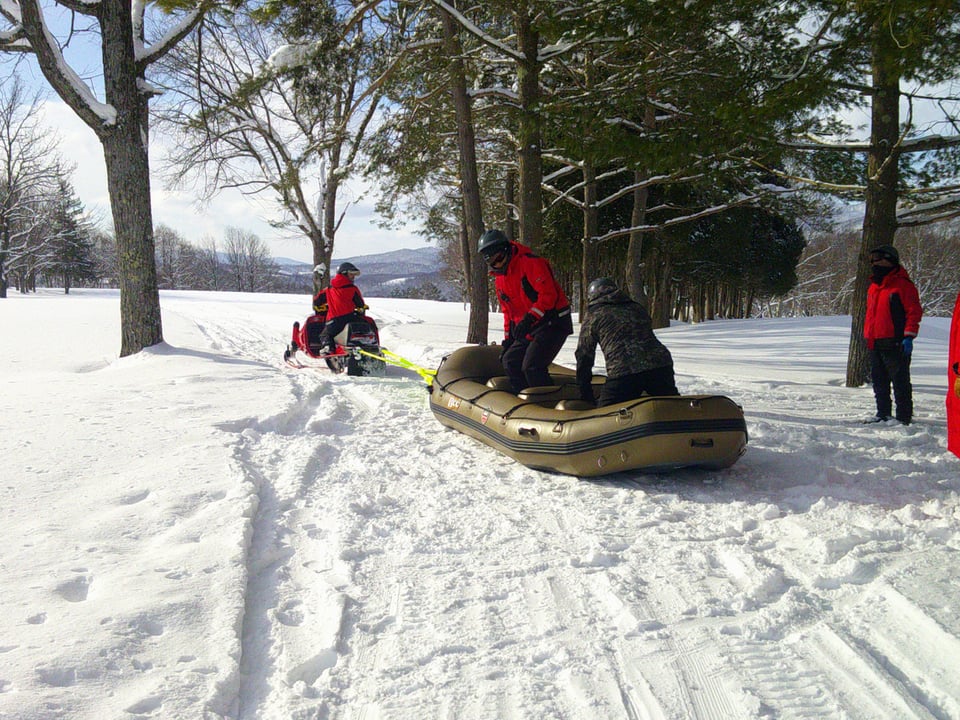 スノーラフティング