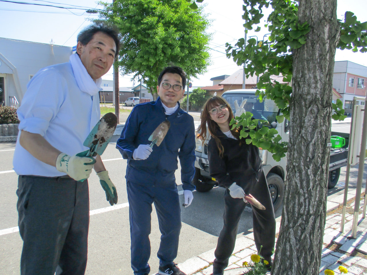むかわ町中央通り美化運動へ今年も参加しました！