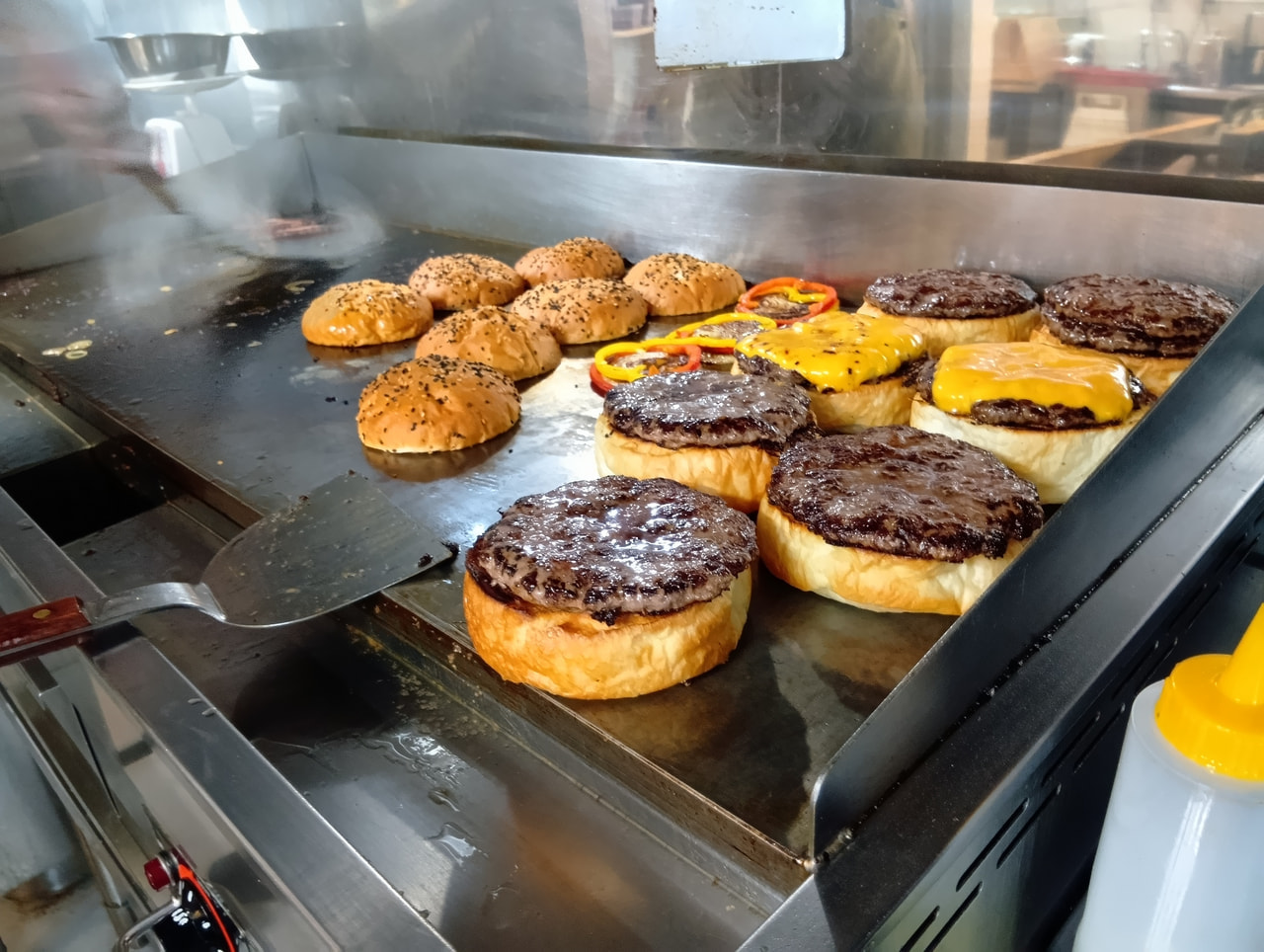 君は本当のハンバーガーを食べたことはあるか